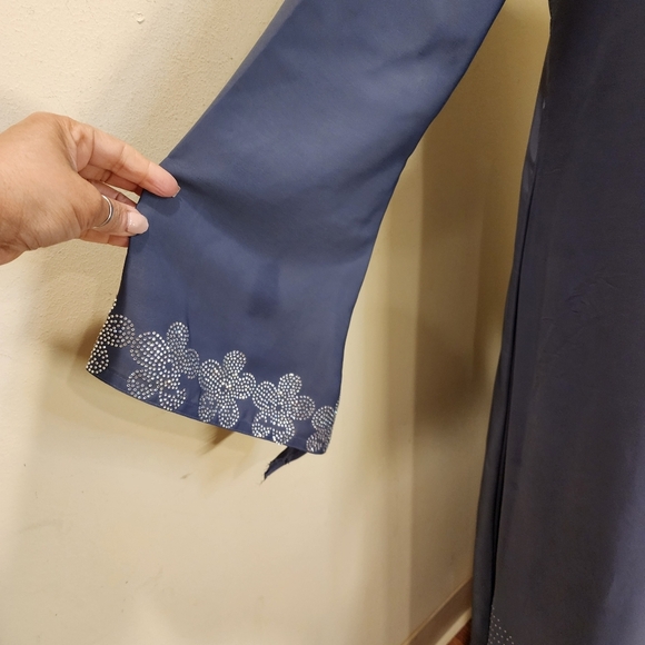 Elegant Blue Kaftan with Silver Embroidery Fits LARGE - Picture 7 of 12